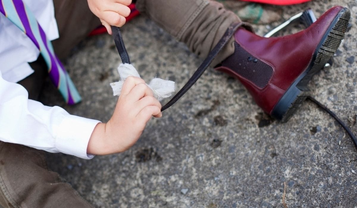 cleaning horse tack