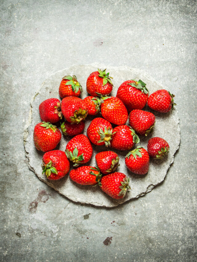 Horses & Strawberries: Nutrition and Treat Ideas